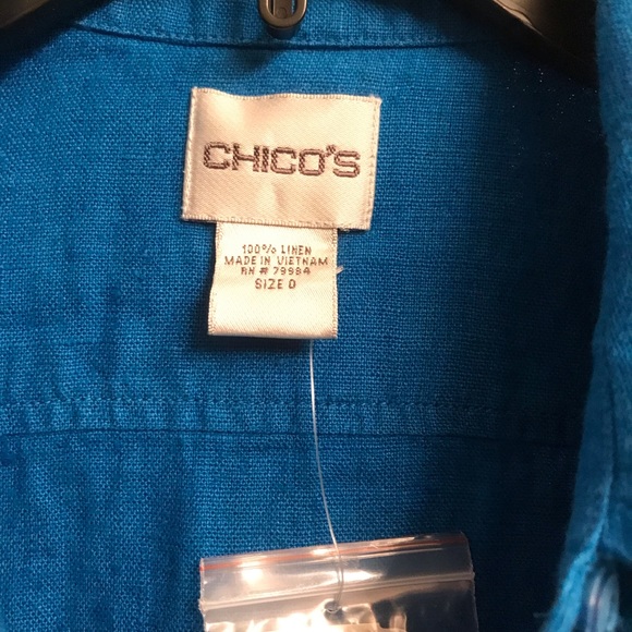 Chico’s beautiful blue button down blouse - Picture 4 of 6